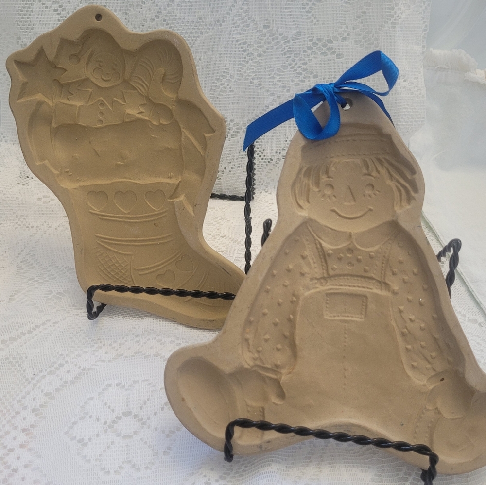 Set of 2 -Brown Bag Cookie Art by Hill Design Company - Raggedy Andy & Stocking